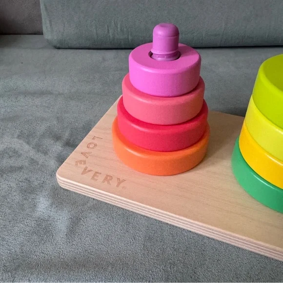 Lovevery Twist & Pivot Pattern Puzzle - Picture 2 of 5